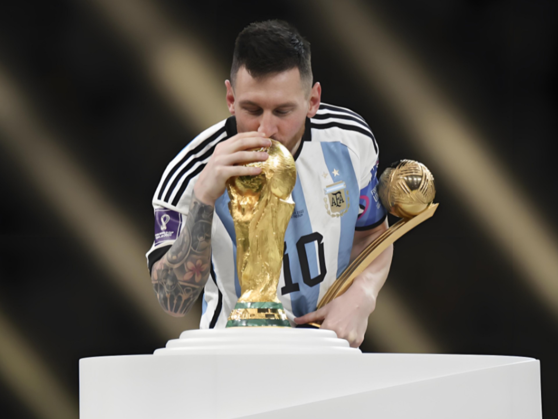 就是这么快！贺希宁反击顶开威尔逊强硬上篮 深圳回应11-0反超！