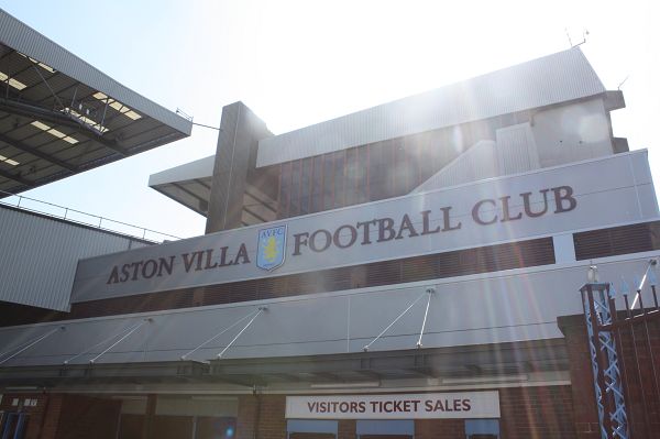 尼克斯队记：麦克布莱德X光检查显示无结构性损伤