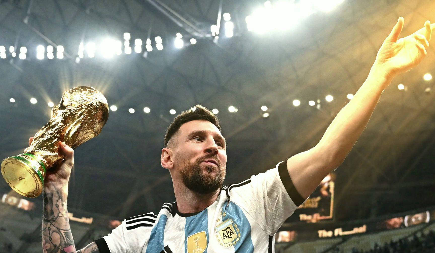 图片报：基米希因脚踝问题无法完整参加训练，本轮可能当替补（图片报：基米希脚踝不适仅部分合练，本轮或先任替补）