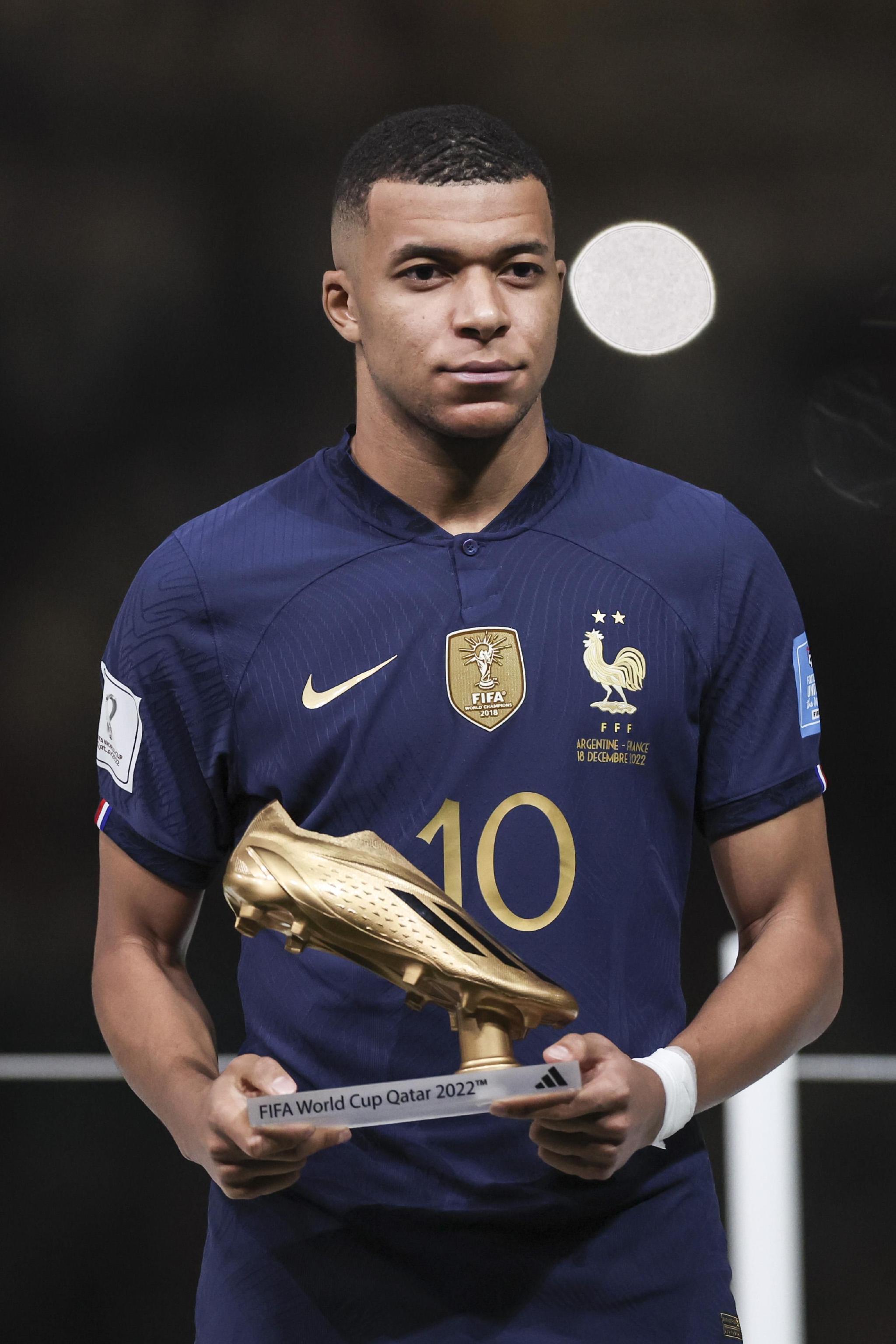 国安赛前训练人员齐整，达万、侯森跟队，乃比江“爆射”法比奥